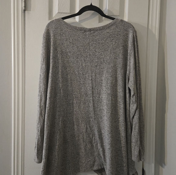 2x knit top - Picture 3 of 3